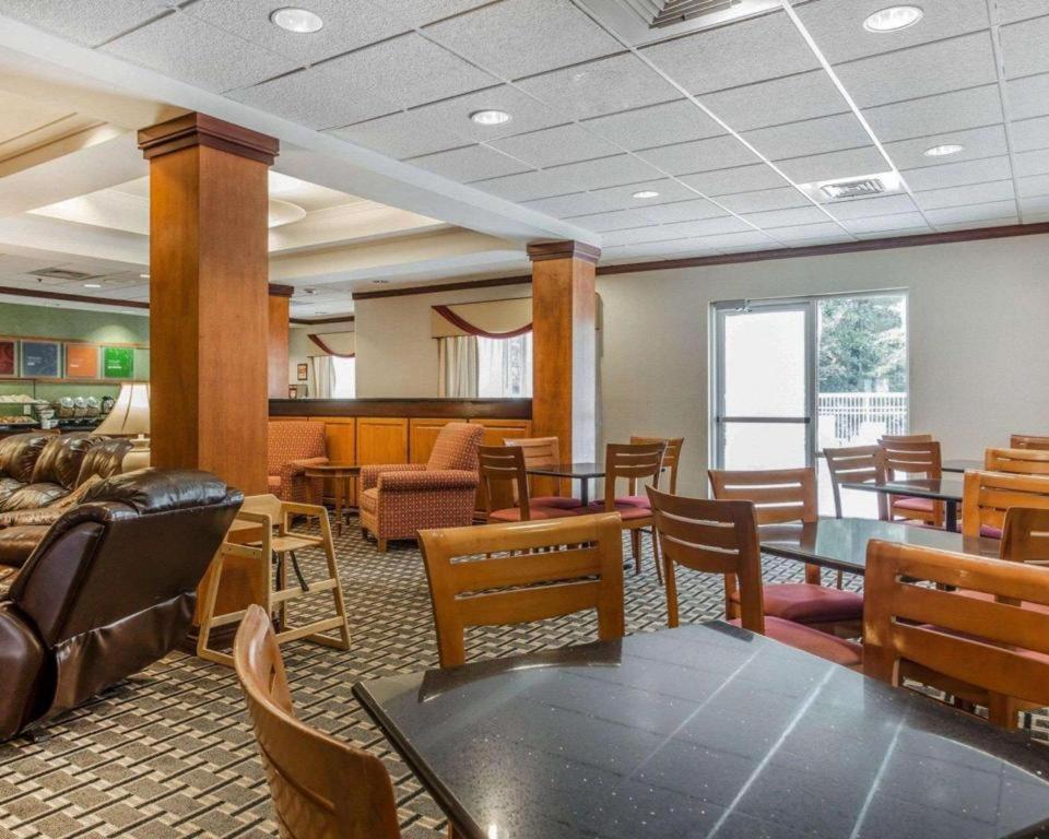 Comfort Inn & Suites Camden Exterior photo